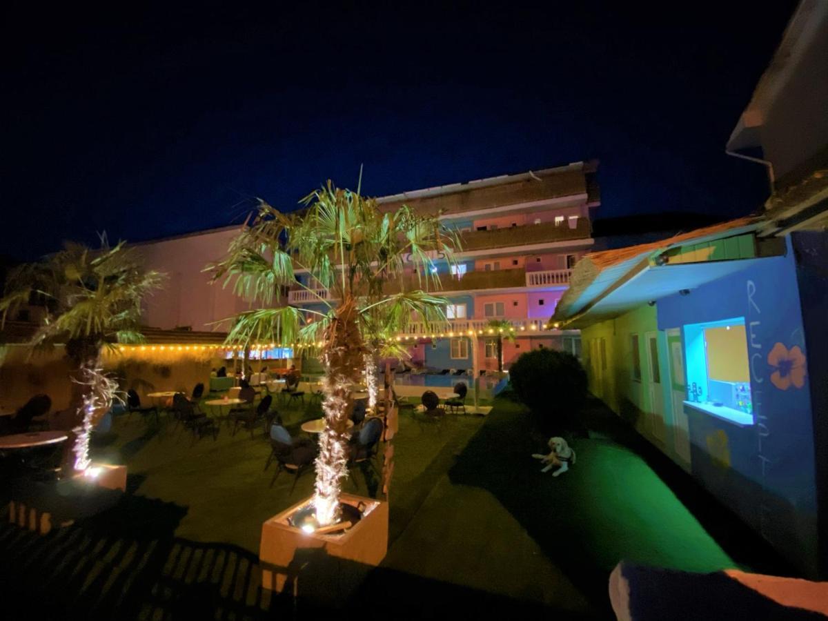 Casa Barbie Costinesti Hostel Eksteriør bilde