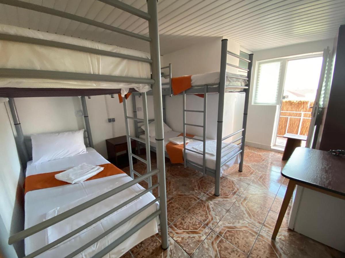 Casa Barbie Costinesti Hostel Eksteriør bilde