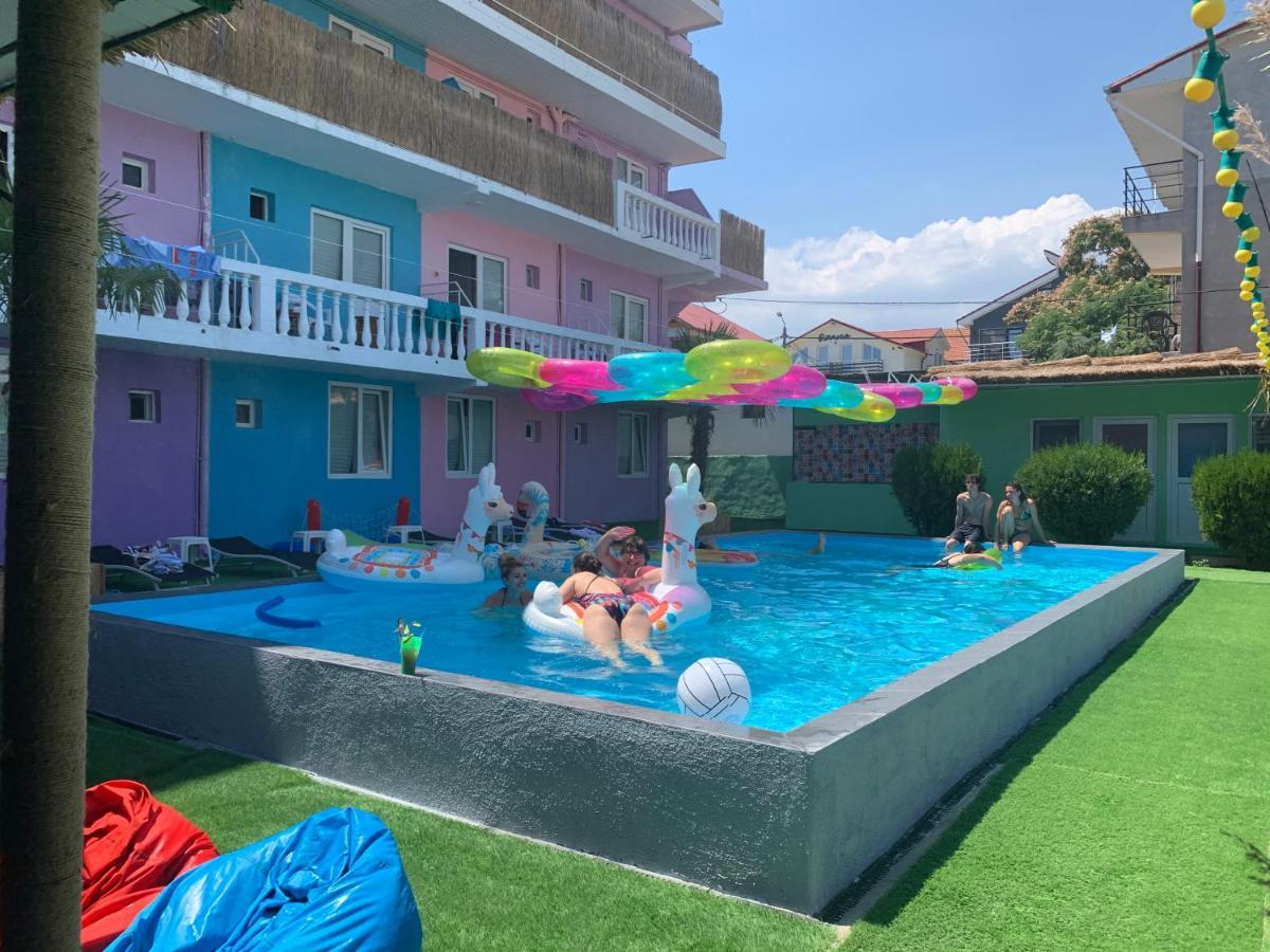 Casa Barbie Costinesti Hostel Eksteriør bilde